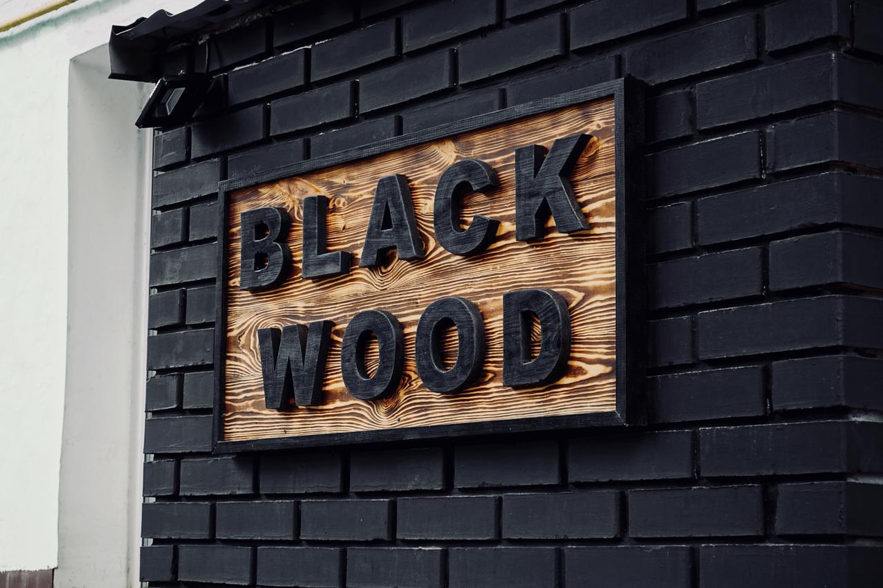 Black Wood Albergue Kiev Exterior foto